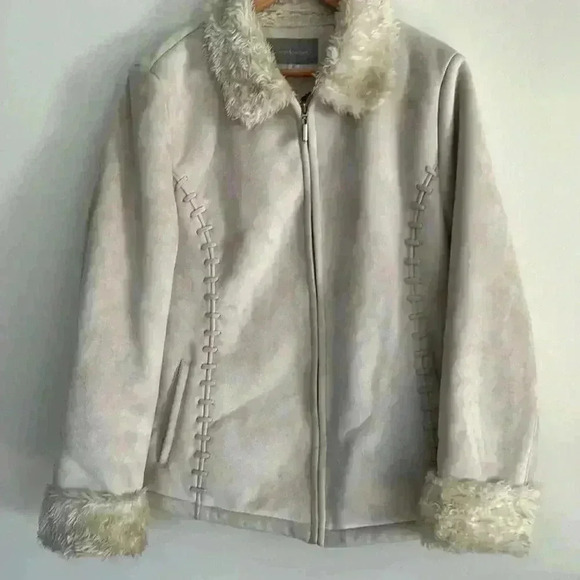 VINTAGE | Faux Fur and Suede Cream Coat - Picture 3 of 5